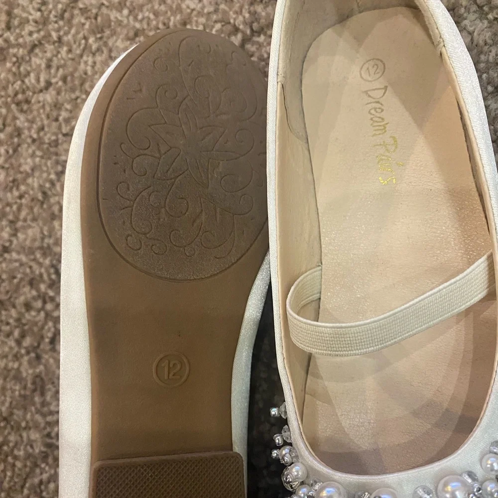 Dream Pairs Girls' Ivory Jeweled Dress Flats - Picture 4 of 5